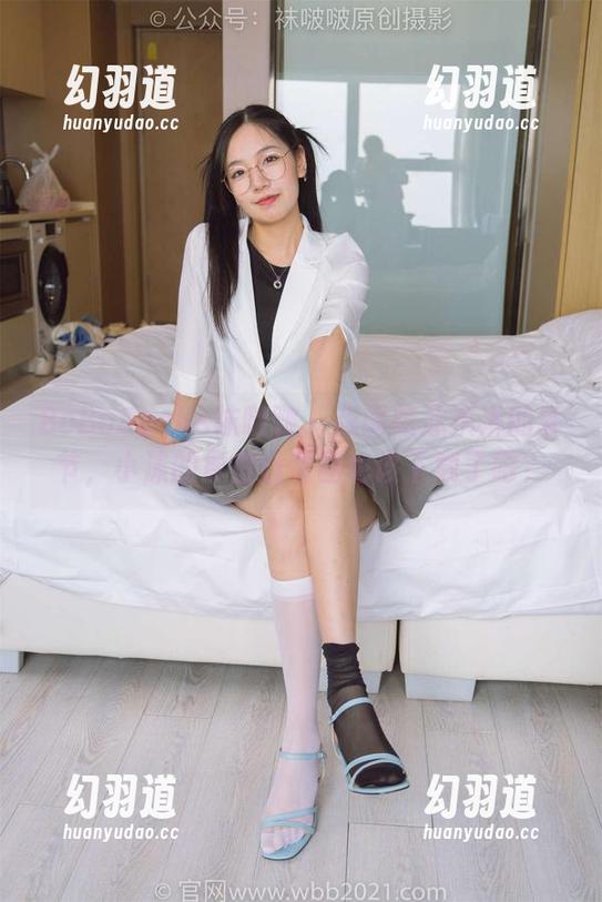 BoBoSocks袜啵啵 - 张嘴吃冰淇淋的季节，小沫的厚白丝套图也该下载了吧？