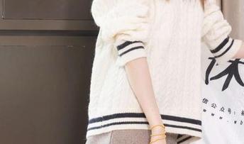 BoBoSocks袜啵啵 – 银行制服再不无聊！稚予的作品集来电了，快进来看原图！