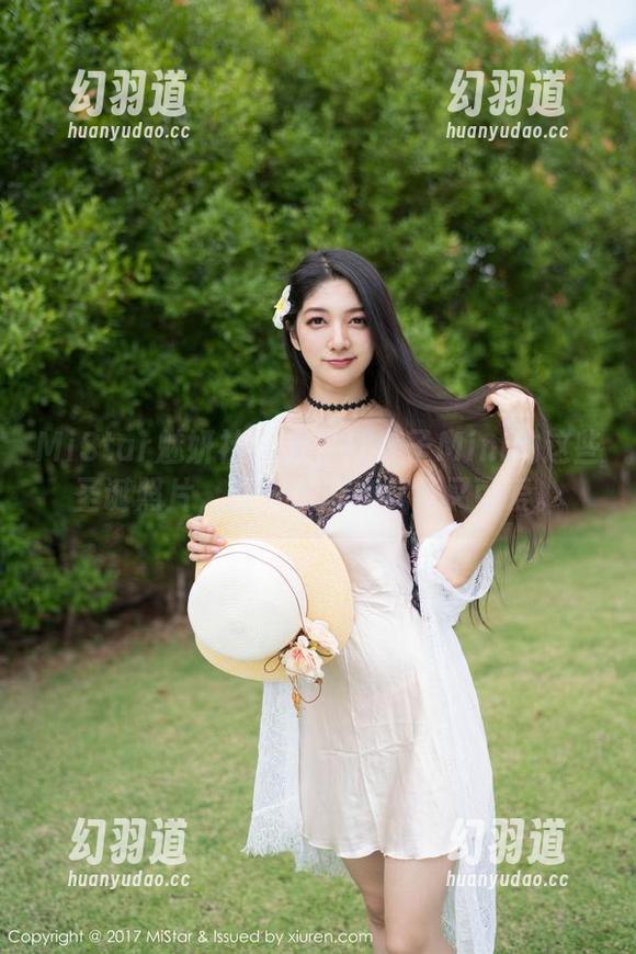 MiStar魅妍社 - 看了糯美子Mini的这些圣诞照片，我只想说：疯狂又可爱。