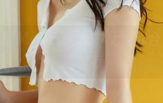 泳池中的Min.E(민이)，无圣光合集该有的都有