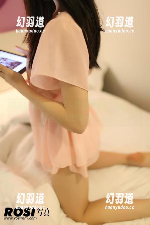 ROSI那件连衣裙，你们得看这画面，分享个巧妙的小点子。