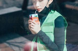 你绝不能错过Sonson(손손)的花嫁套图，下载注入点小调皮～