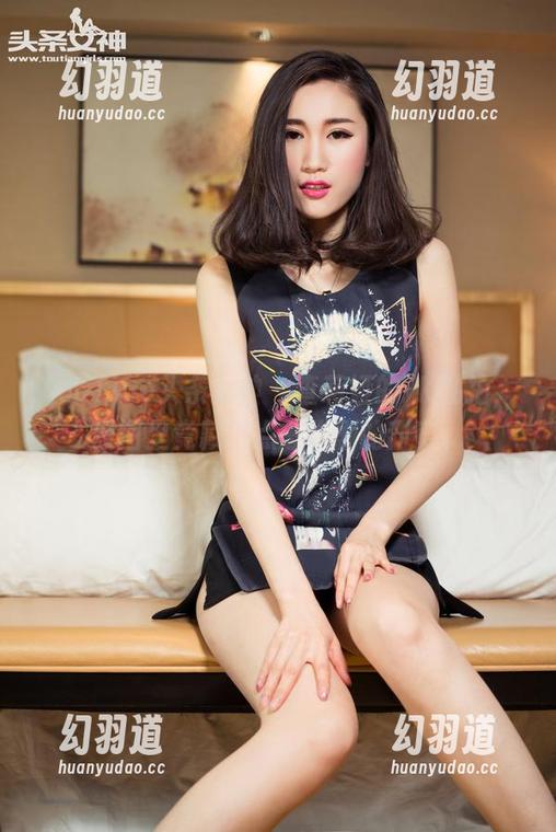 TouTiao头条女神 - 查莉娅的JK私拍，原图里竟藏着点恶作剧的甜蜜。