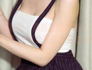UGirls尤果网 – 原图里的李凌子：欢迎来到办公室，壁纸之下你没见过的乐趣！