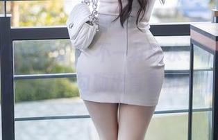 XIAOYU语画界 – 不一样的水手服，苏苏阿在美图中勾勒出青春的浪潮。