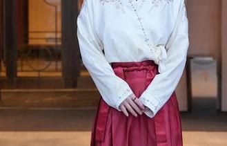 Xiuren秀人网 – 兔女郎写真，伍晓丽Shirley也酸葡萄：试试这款兔耳朵头饰？