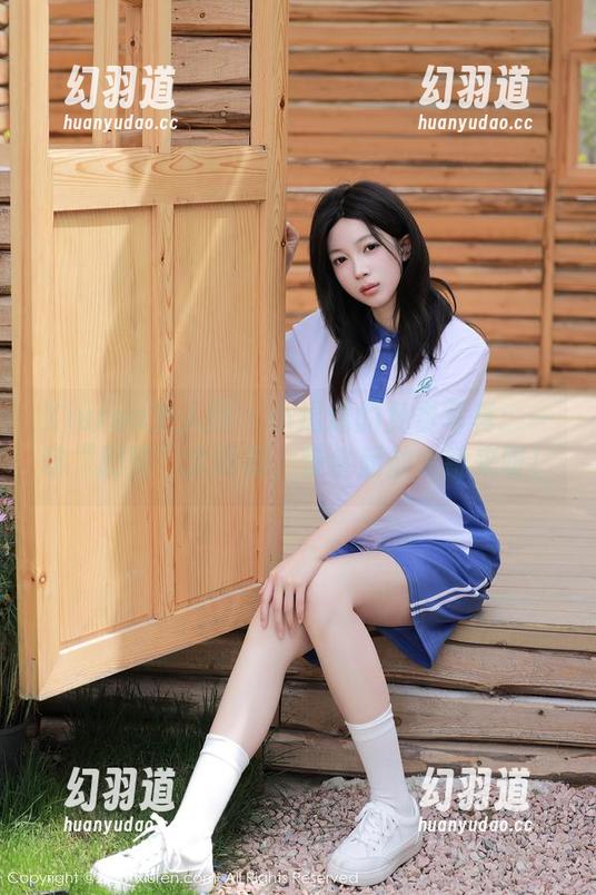 Xiuren秀人网 - 小逗逗的免费写真：一场“剧情”大破案，快拿起放大镜来呀！