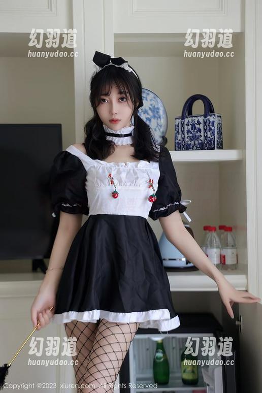 Xiuren秀人网 - 无圣光下的制服狂欢，明日花桃桃图集要不试试变装呢？