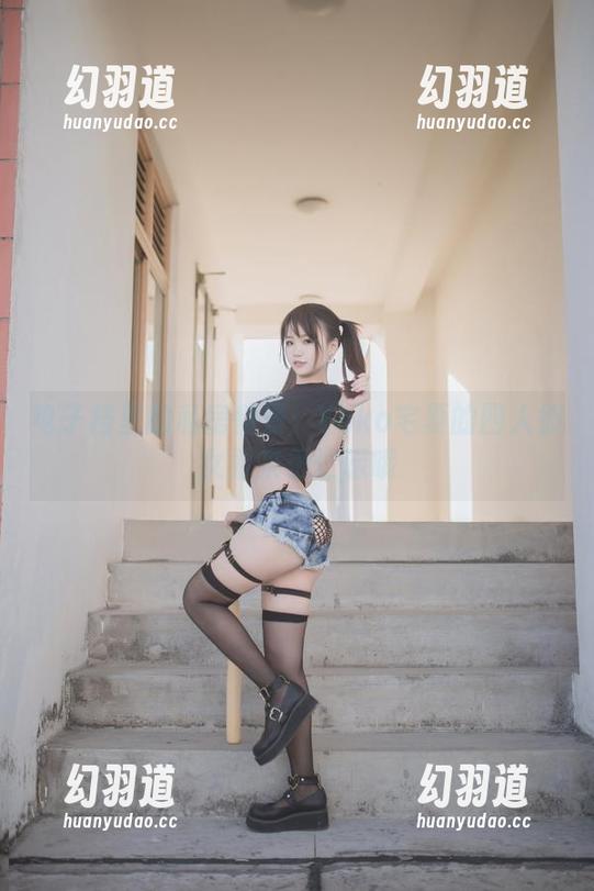 电子档里的私房情景：Yoko宅夏的四人彼女看来很忙碌哦