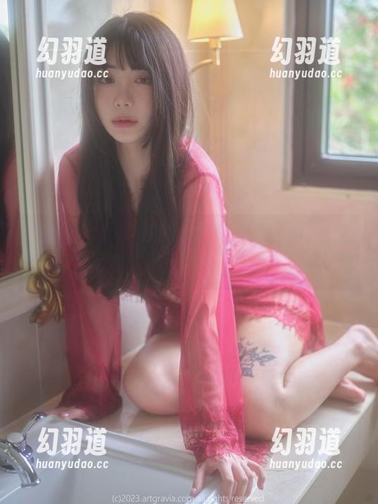 看wuyo(우요)的腿就像是观摩艺术：原图、写真，都是值得临摹的灵感。