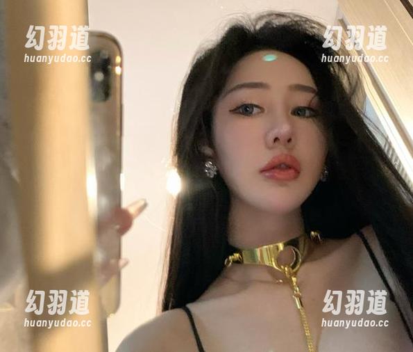 微密圈 - 如果不爱笑的赛琳学姐的写真集是一门功课，那我早就学成大师了！来分享这门独特的“美丽哲学”。