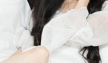 克拉女神 – 十分难得的婚纱时刻，汤怡又来了！原图和更新谁更好看？