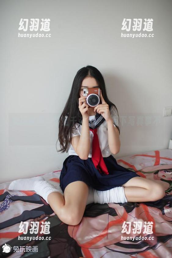 兔玩映画：学姐千姿百态，月下写真事不宜迟