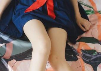 兔玩映画黑色礼服，网盘取啥都带点小暧昧。
