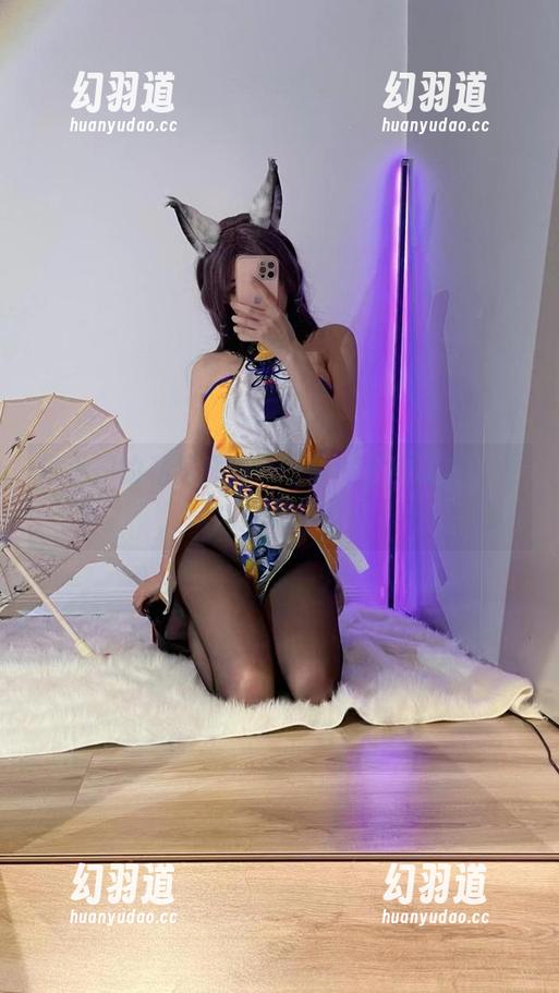 啾小妍的私房睡衣——原图里的随意与优雅，都是美好。