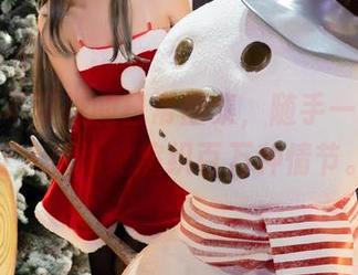 妍子坚不可摧的日常图集，随手一拍也能让人想为她编织百万种情节。
