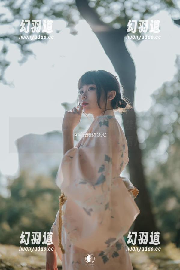 美图亚洲区热议，安曜曜的“禁地修女”为何那么撩人，看来还得多看几遍。