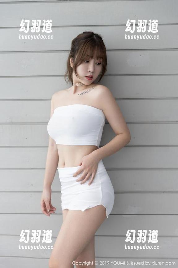 尤蜜荟 - 职场气场全开，Emily尹菲写真图库里的“秘书”风波！