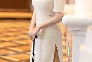 尤蜜荟 – lingyu69套装：高清资源，我的眼球快受不了。