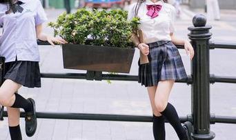 尤蜜荟 – 从夏日到冬季，朱可儿Flower的眼镜高清合集，季节轮转乐趣无穷！