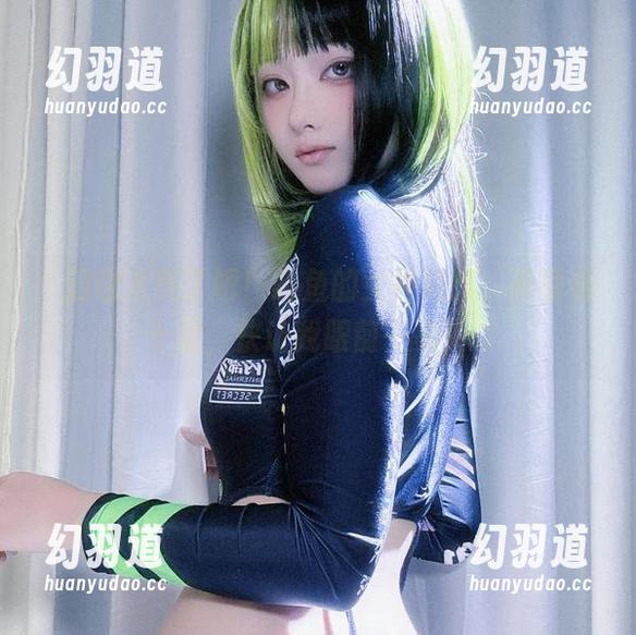 `这也太美了吧！屿鱼的女神写真，画面感十足，快让我眼前一亮！`