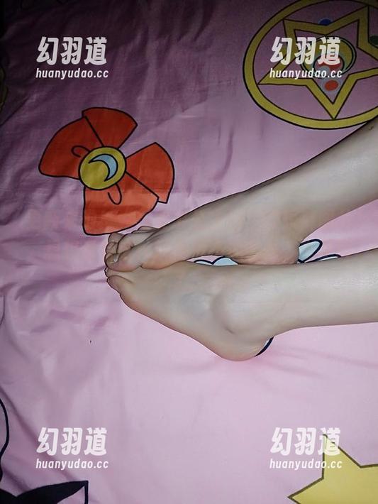 更新来啦！“想要个公主抱”的短裤图片，想想看看这种风格适不适合我，也是醉了。