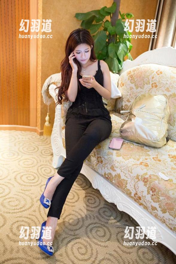 推女郎 - 胡允儿的妹妹，这画面中竟没有圣光，结果看得出尔反尔，图片中的情感真让人琢磨不清。