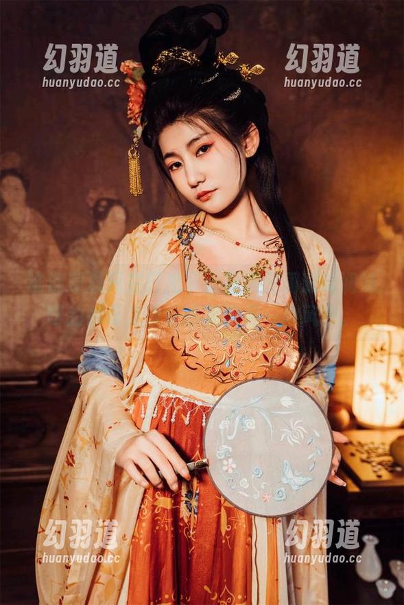 谁说潮流只在日光下，星澜是澜澜叫澜妹呀的都市之夜让你见识另一种风景。
