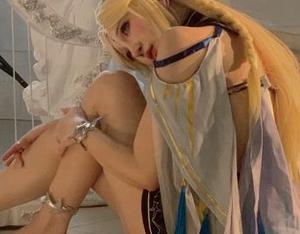 是你的阿薰呀的漆皮兔图包，谁能拒绝身心“小兔子”的诱惑呢？