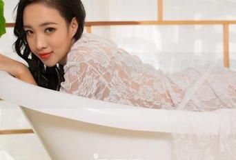 果团网 – 周于希最新图集：牛仔裤的魅力，展开来看还真有点让人上头。