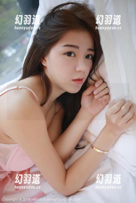 模范学院 - 郑颖姗兔女郎全套写真，脑中是各种意想不到的画面，竟不知该如何评价。