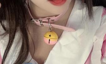 洛可ss的兔女郎写真，像是一杯加了点小酒的浓茶，有点苦，但却停不下来。