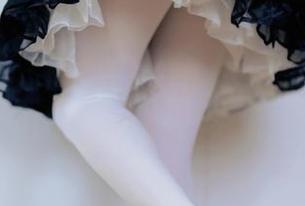 制服？不，其实是在线恰饭，洛桑w伊梓的作品好想一探究竟！