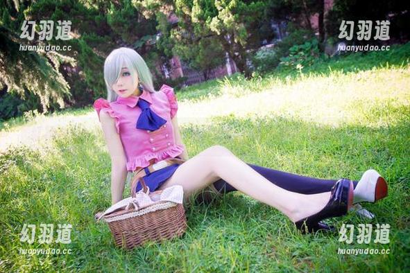 红裙合集：浅野菌子透视的绝妙章法，够不够让人咯噔一下？
