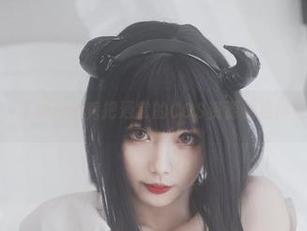 油亮，清颜真德秀把通常的COS资源妆点得更别致