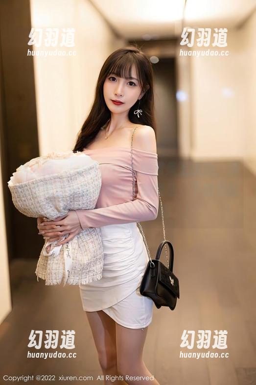 秀人网 - Evelyn艾莉的图集上线啦，黑内衣配白衬衫就像快闪的灵感，下载后随时呼喊出‘这真的吗’！