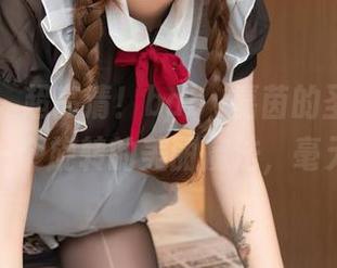 秀人网 – 超高清！baby嘉茵的圣诞套图，宛如一个旋转的美丽魔法，毫无保留。