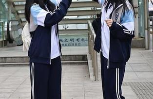秀人网 – 允尔的户外图集：定制的灵感，随机应变！说不清楚的美！