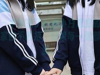 秀人网 – 学妹来了！小小白思宜的免费图包让大家目不暇接，好像每一张都在呼唤我。
