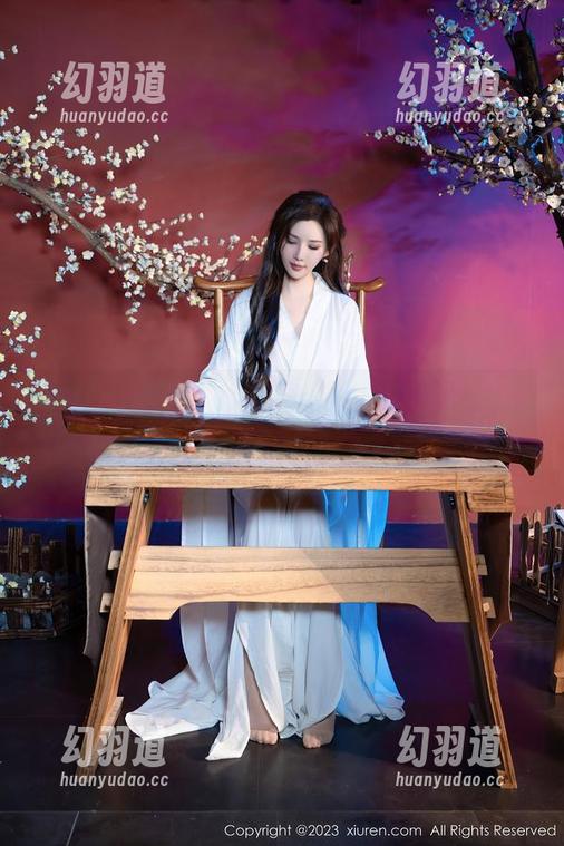 秀人网 - 徐莉芝Booty的眼镜原图，合集中也不乏亮点