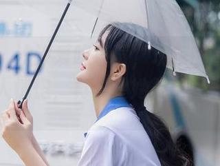 秀人网 – 汐汐爱吃草莓，现在的高清秘书资源让人恍惚，真希望她能给我一点建议。