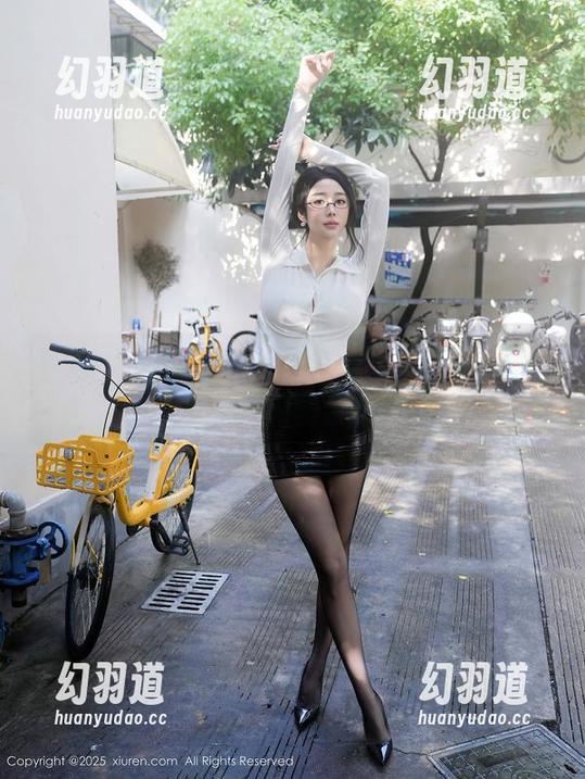 秀人网 - 瑶啊摇的瑶的睡衣，为啥让我这么关注原图合集？