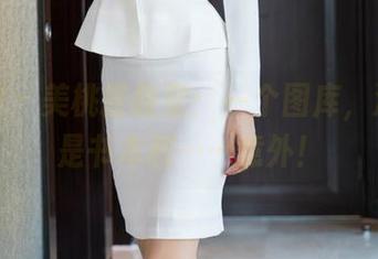秀人网 – 美桃酱教室：一个图库，满满都是书本和……意外！