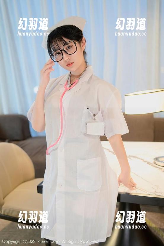 秀人网 - 校服图集里的隐秘福利，艺轩在校园中藏了哪些小心思？