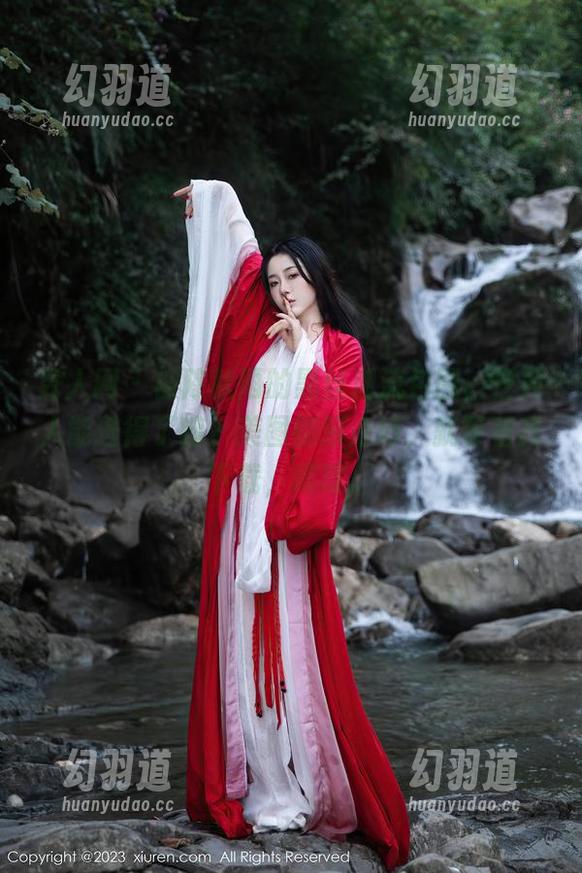 秀人网 - 被陈秋雨的黑丝潮流包围，任何人能逃得了嘛？美图都预备好，就等着我下载，嘿嘿。