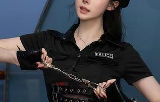 秀人网 – 雨儿baby的学妹写真，每次更新都有那么一点点小庆幸，其实我也想成为一部分。