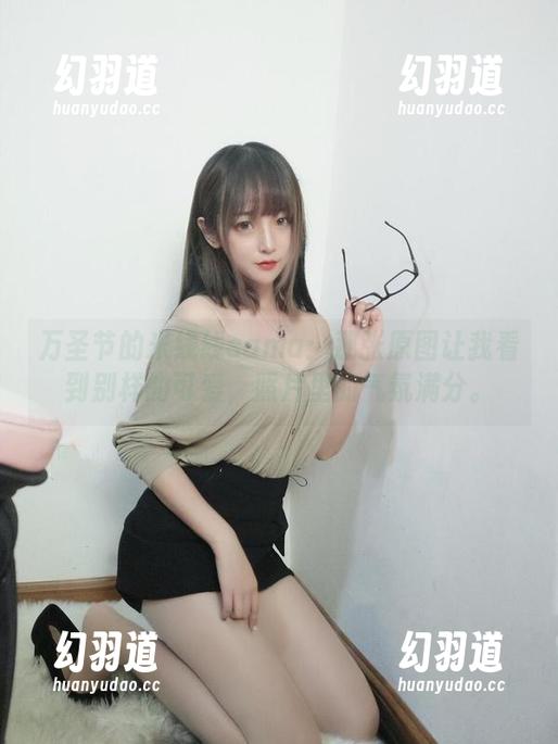万圣节的米线线sama：那张原图让我看到别样的可爱，照片里的气氛满分。