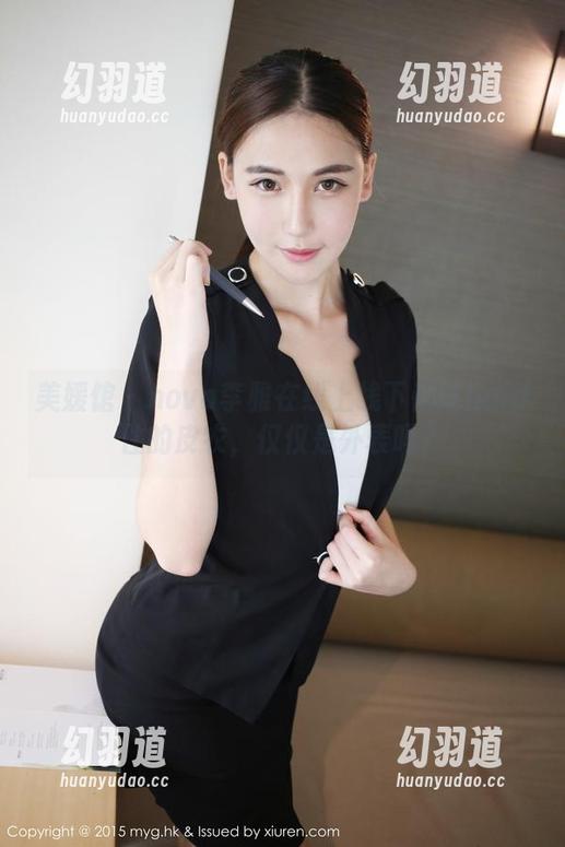 美媛馆 - nova李雅在线上线下都能hold住的皮衣，仅仅是外表吗？
