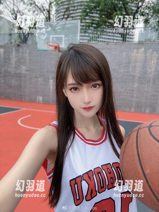 腐团儿Ikaros 旅拍写真中的腐团儿Ikaros:下载一张,快乐一步到位!