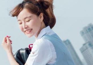 菠萝社 – 海中少女，柳侑绮净是把人引入那片水域，慢慢游吧！